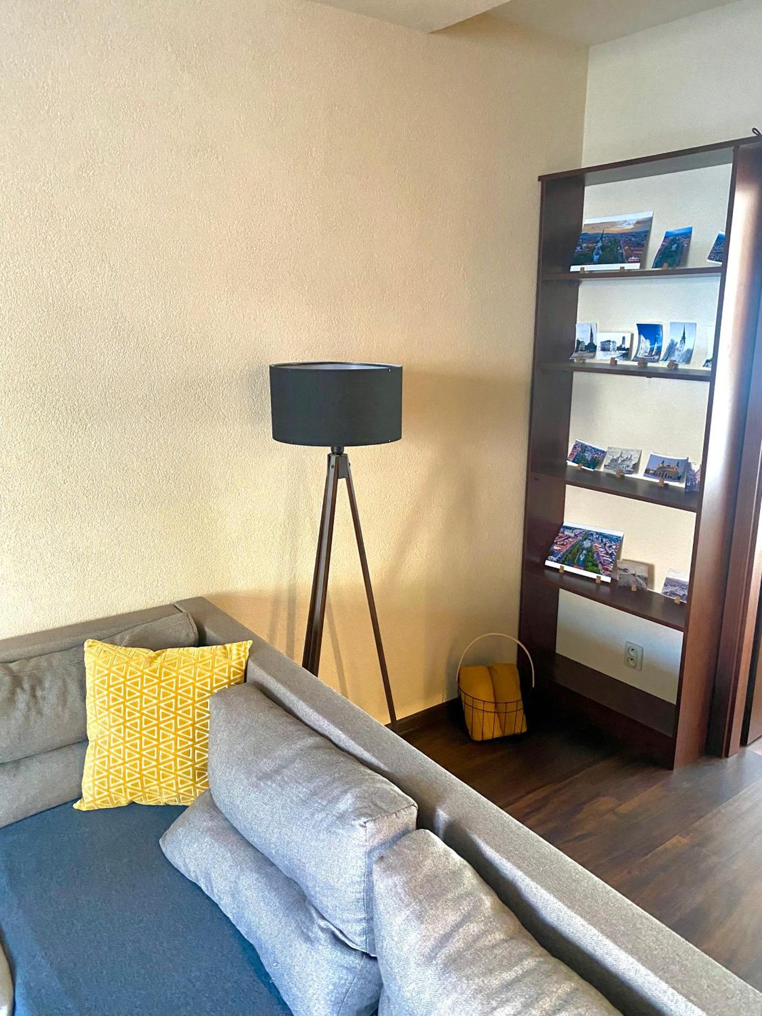 Luxury In Center Apartment *